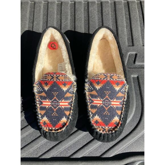Pendleton Women’s Nehalem Slip Ons Moccasins Slippers Aztec New Size 6 Sheepskin - Picture 2 of 8